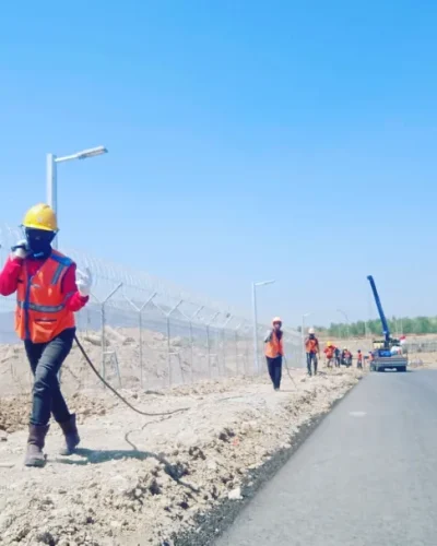 Kejar Target Pemasangan PJU Landasan Dhoho International Airport